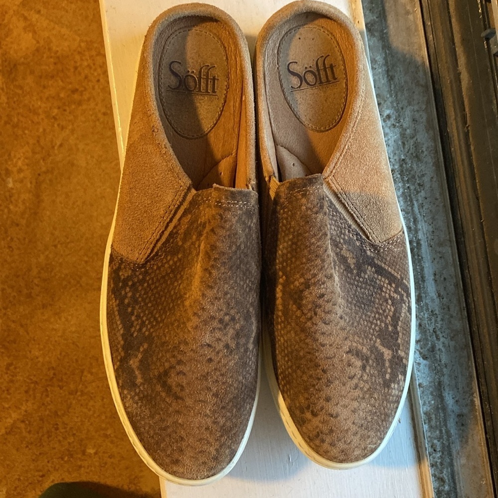 SOFTT SOMERS III COGNAC SNAKE PRINT leather‎ MULE SLIDES
